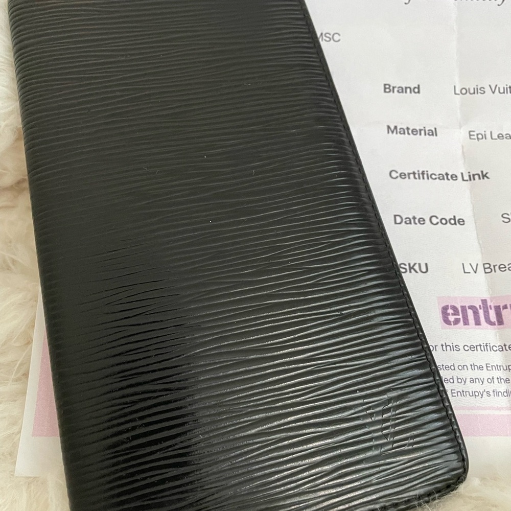 Louis Vuitton EPI Leather Wallet, With C.O.A - Picture 4 of 9